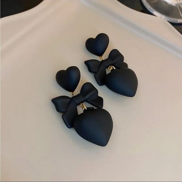 Black Heart Earrings Bow Dangle Drop Earrings Unique Exquisite Metal Hearts 💕 🆕 - Picture 5 of 6